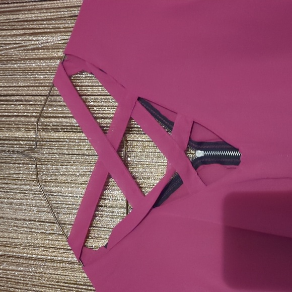 Women's Clothing - Picture 3 of 3